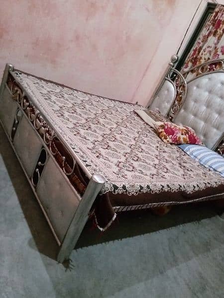 steel  bed dressing table just 5 months used 5