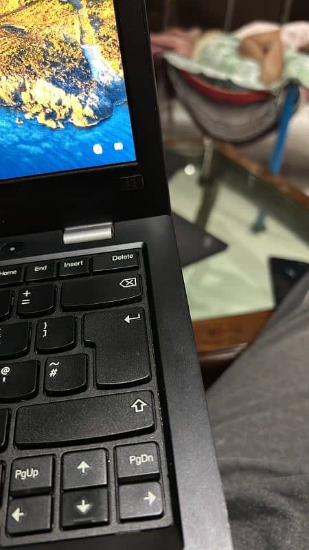 Lenovo yoga x1 core i5 7th 4