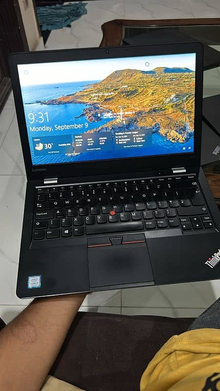 Lenovo yoga x1 core i5 7th 5