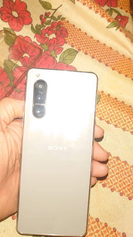 8/128 sony expiria2 like ne non pta 1month sim time 3