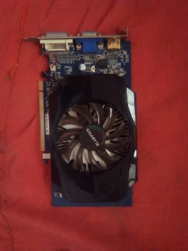 AMD radeon HD 6570 0