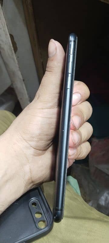 i phone 7 plus. black 3