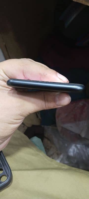 i phone 7 plus. black 4