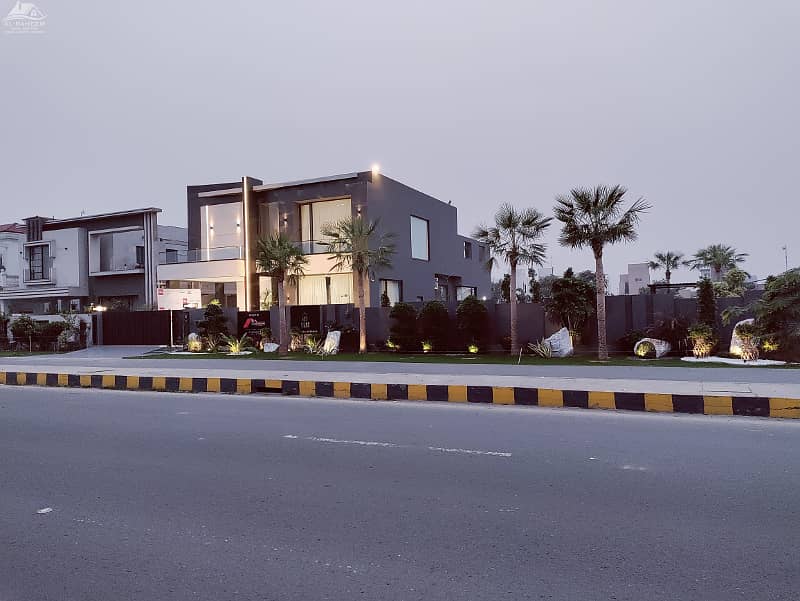 KANAL LAWN AND KANAL BANGLOW FURNISHED WITH 10KVA SOLAR INSTALLED FOR SALE IN DHA PHASE 6 2