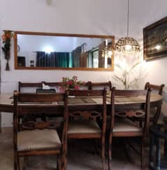 Dining table for Sale