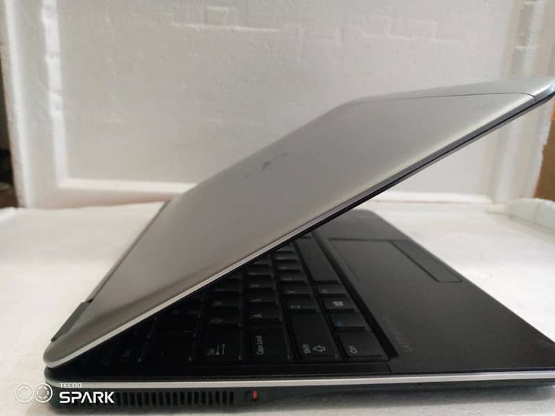 DELL LATITUDE E7240 i7 4th Gen 3