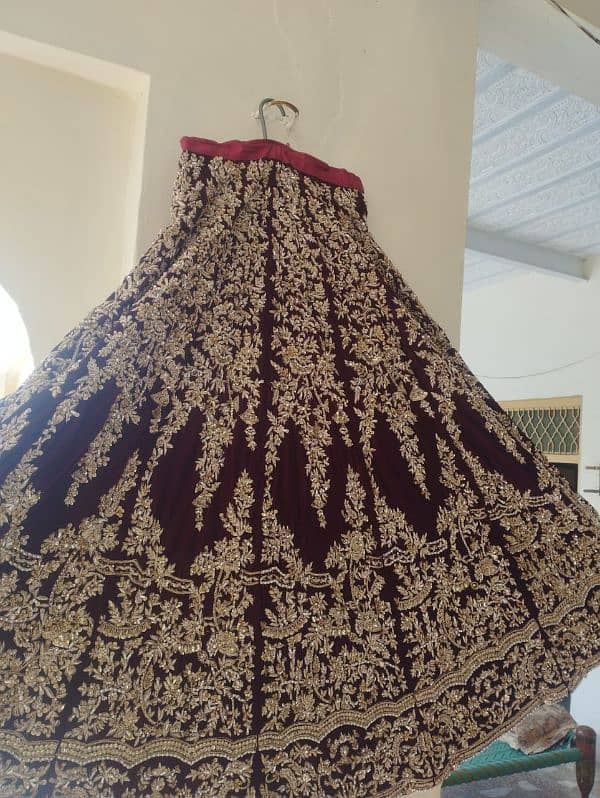 wedding dress,red dress,perfect for barat,golden red lehanga 3