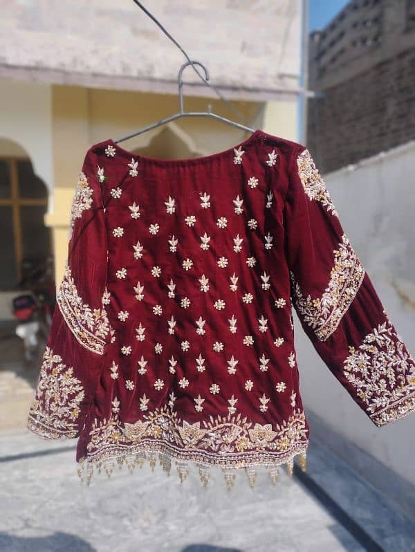 wedding dress,red dress,perfect for barat,golden red lehanga 4