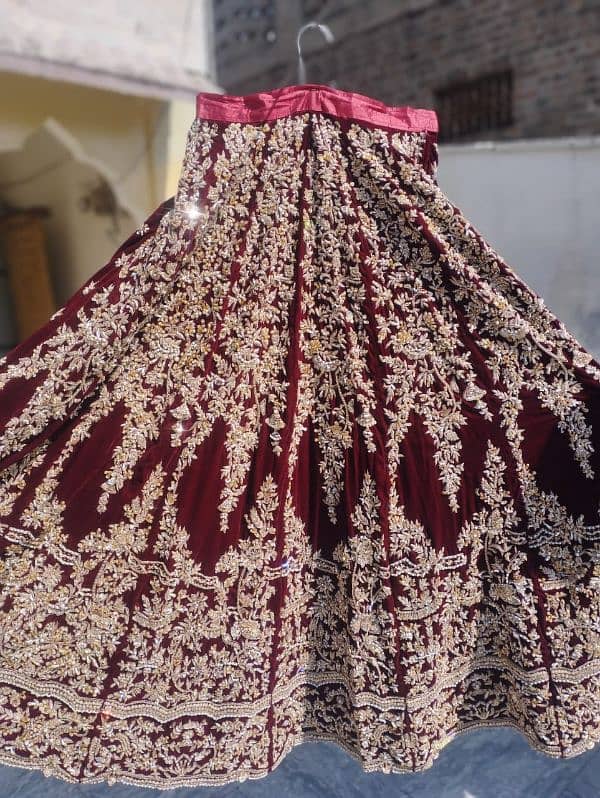 wedding dress,red dress,perfect for barat,golden red lehanga 11