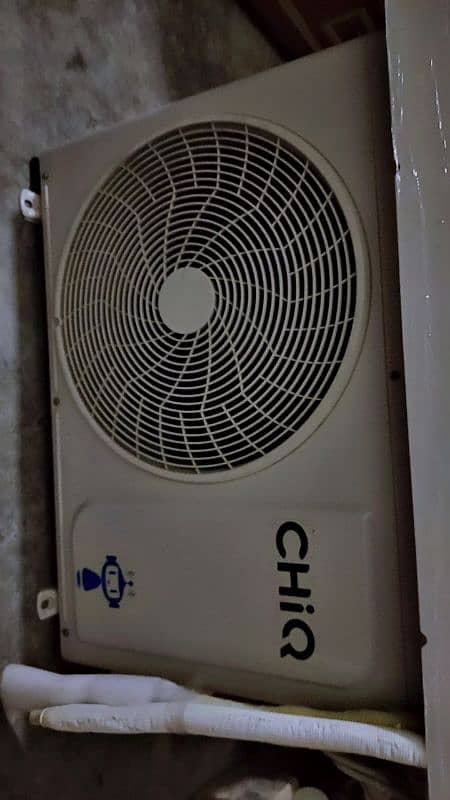 chiQ DC inverter ac new condition hai bilkul warnty me hai 9 sal ki 1