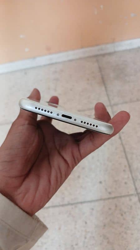 Iphone 11 64gb urgent 6