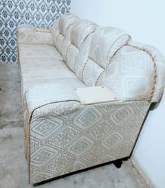 argent sell of white sofa set lush condition 9/10