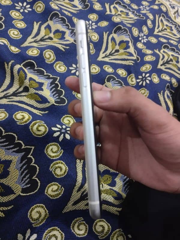 iphone 11 Non PTA 3