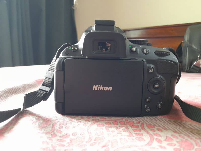 NIKON D5100 with Bag & Tripod 1