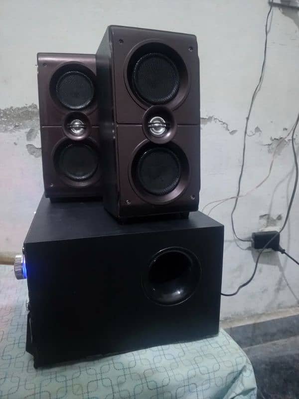 woofers condition 10!9 used  condition 3 months for sale 4