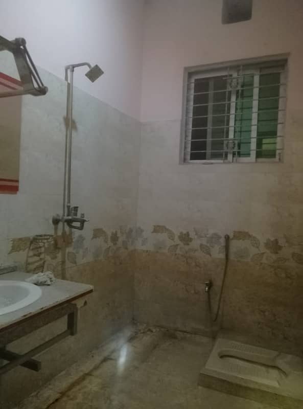 10 marla single story house for rent in johar town for Family neat and clean near Allah ho gol chakar 10