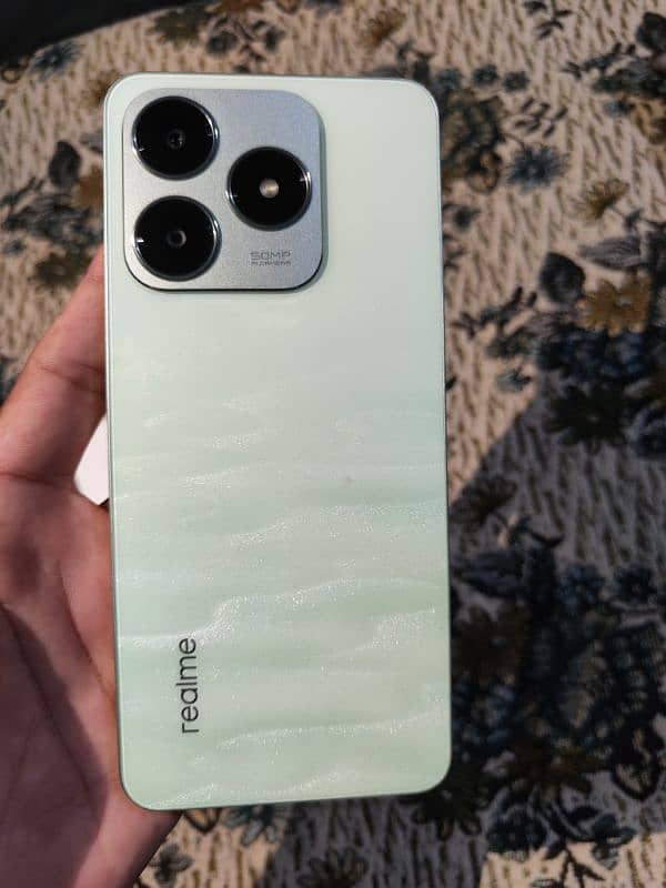 Realme C63 1