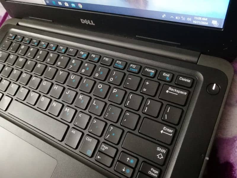 Dell laptop i5 7th generation latitude 3380 laptop 1