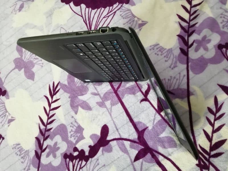 Dell laptop i5 7th generation latitude 3380 laptop 9