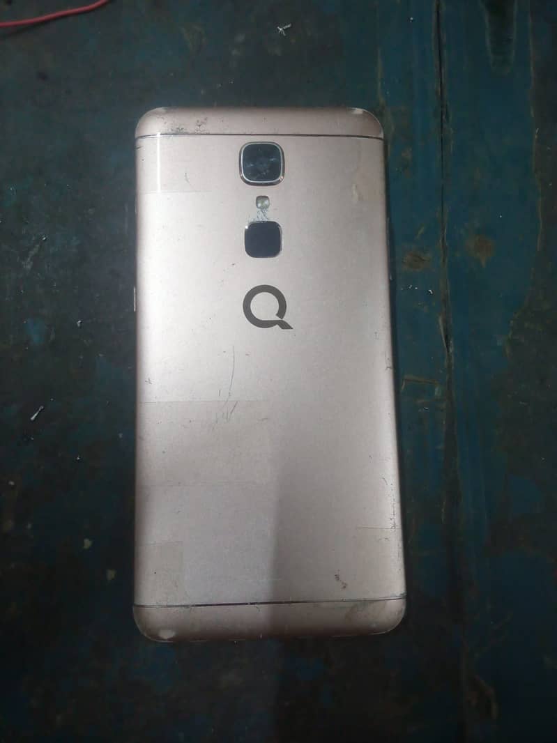 QMobile S8 1