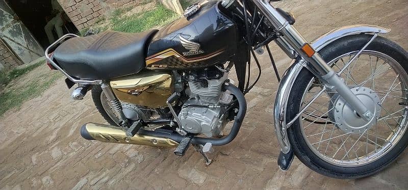 Honda 125 Gold edition 1