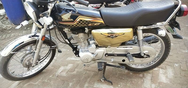 Honda 125 Gold edition 3