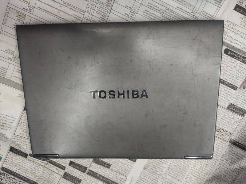 Toshiba ultra slim book 1