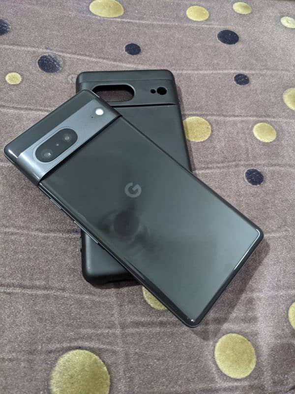 pixel 7 (10/10) water pack 1