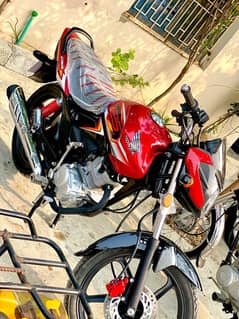 HONDA CB125F (2024)