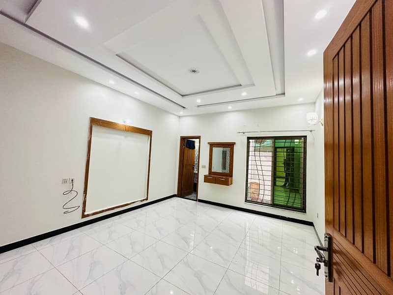 5 Marla Modern House Available For Sale In Paragon City Lahore 9