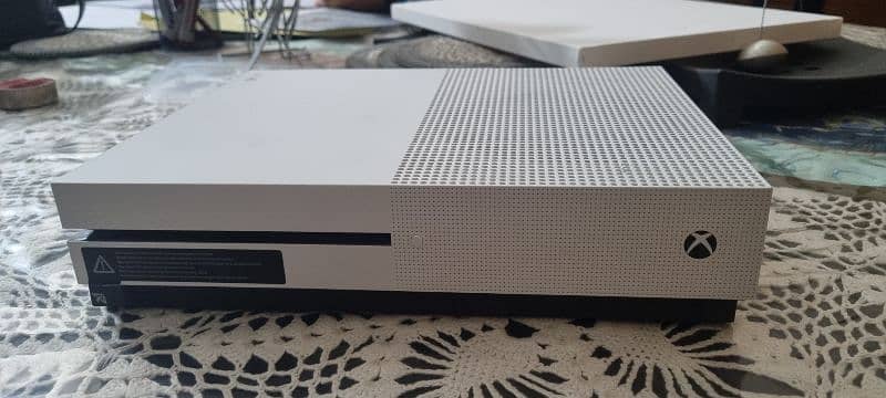 Xbox One S 500gb 2