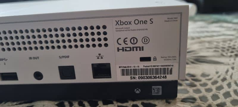 Xbox One S 500gb 4