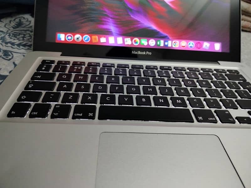 MacBook pro early 2011 13 inch 1