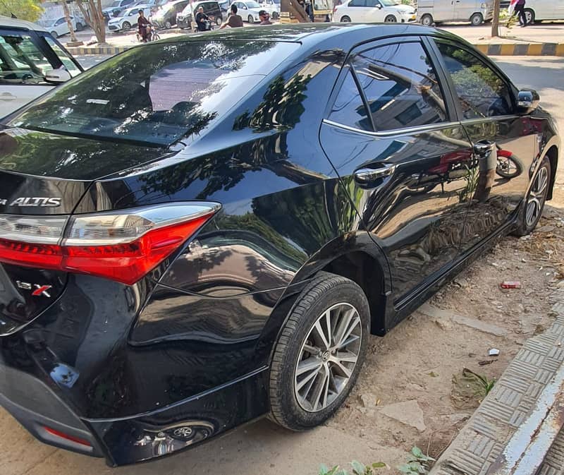 Toyota Corolla Altis 2022 Grande X CVT-i 1.8 Black Interior 2022 4