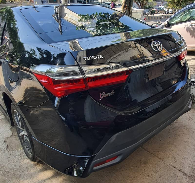 Toyota Corolla Altis 2022 Grande X CVT-i 1.8 Black Interior 2022 5