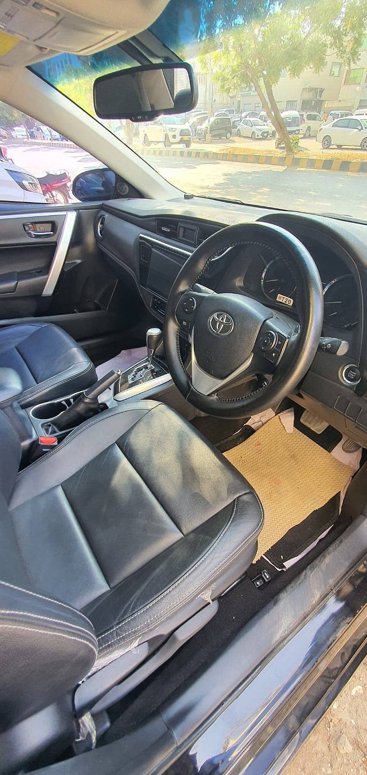 Toyota Corolla Altis 2022 Grande X CVT-i 1.8 Black Interior 2022 9