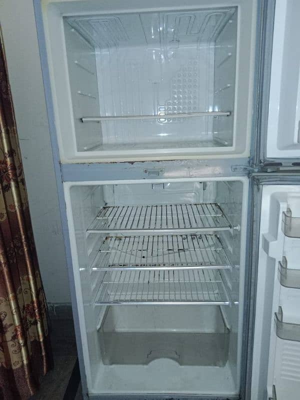 Dawlence Refrigerator 0