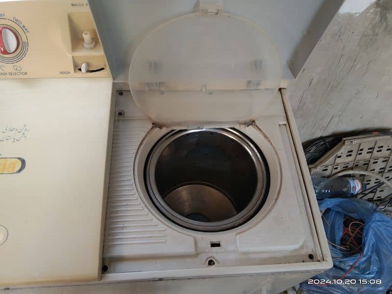 washing machine and dryer 3