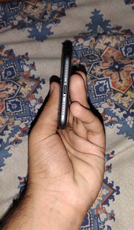 Iphone 11 non pta jv 64gb 83% battery 10/10 condition Not opened 8