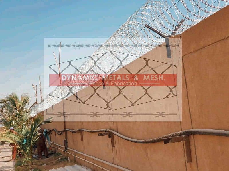 Razor Wire, Barbed Wire, Electric Fence, Chain link Pvc Coated, Hesco 11