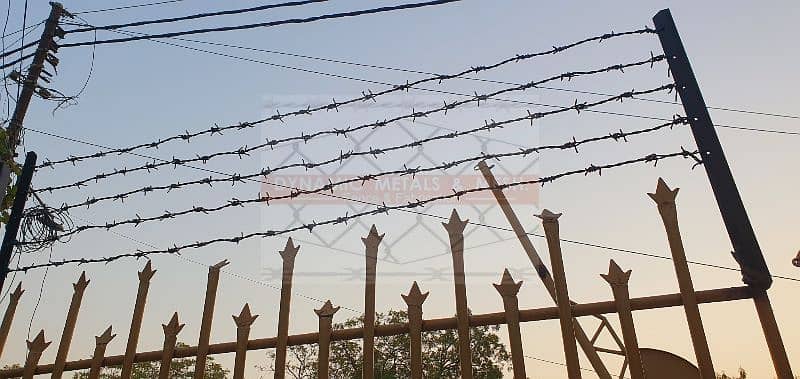 Razor Wire, Barbed Wire, Electric Fence, Chain link Pvc Coated, Hesco 17