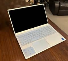 Dell laptops Core i7 - ( Good Never Used ) SSD hard disk i5 apple