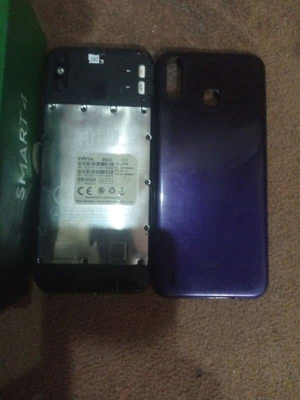 urgent sale Infinix Smart 4 2gb 32gb my number 03027078980 2