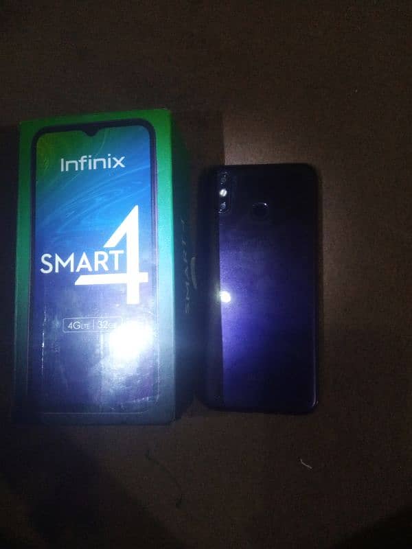 urgent sale Infinix Smart 4 2gb 32gb my number 03027078980 5