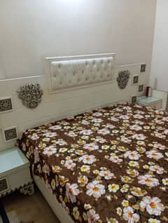 bedroom set urgent sale in reasonable price 0