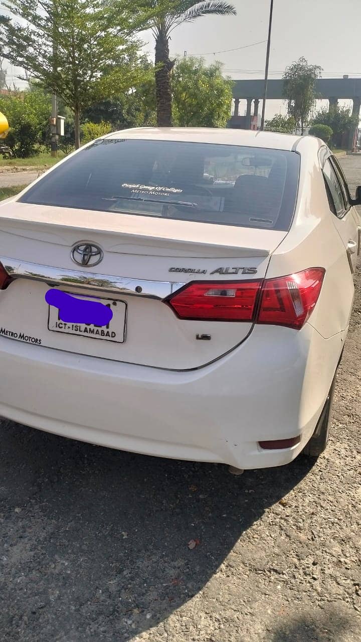 Toyota Corolla Altis 2015 4