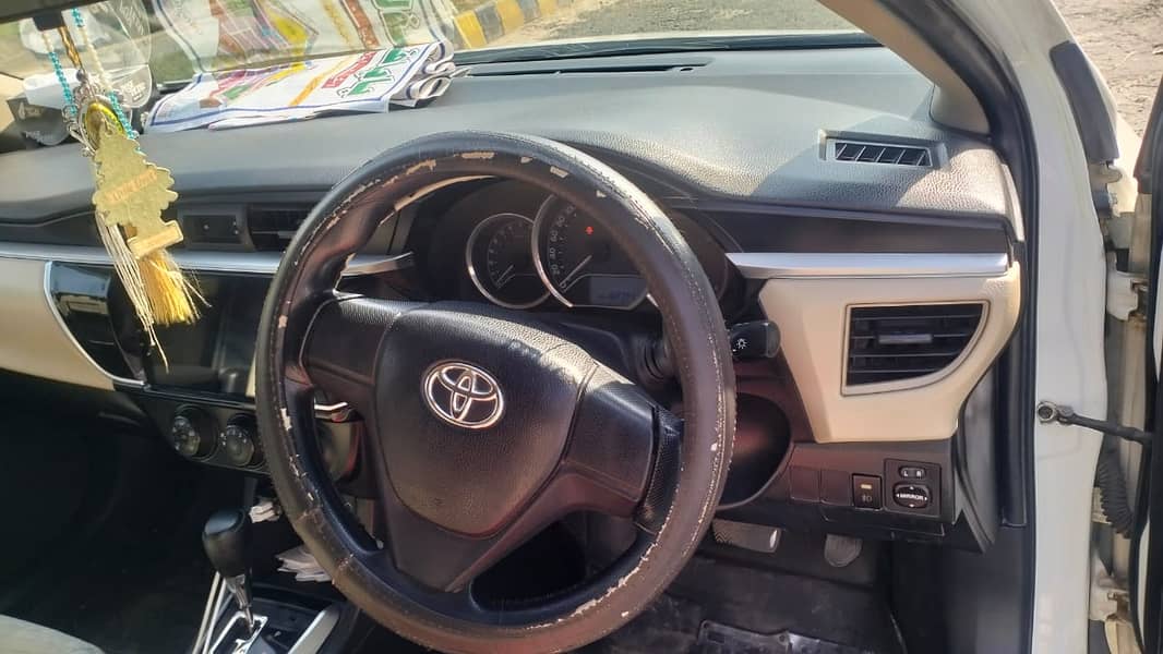 Toyota Corolla Altis 2015 10