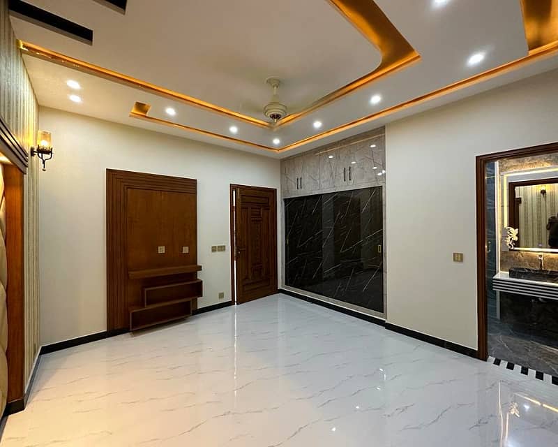 10 Marla brand New House for Rent in Bahria Town Sector C 4