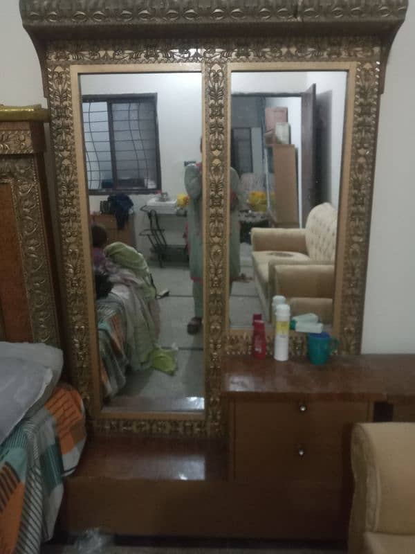 double bed 2 side table shokas bartano ki almari  dressing table 1