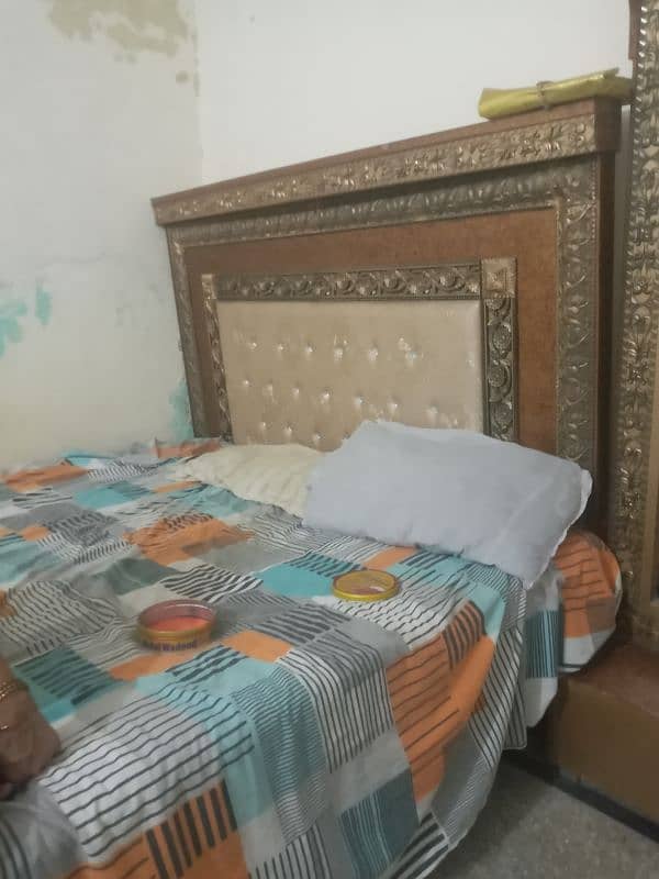 double bed 2 side table shokas bartano ki almari  dressing table 5